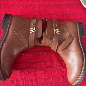 Tommy Hilfiger Brown Leather Ankle Boots with Gold Buckles. 9.5
